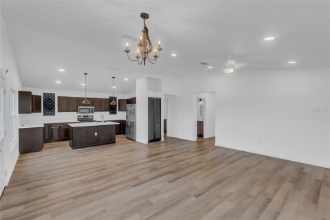 House in Orlando, Florida 4 bedrooms, 172.8 sq.m. № 1749696 - photo 8