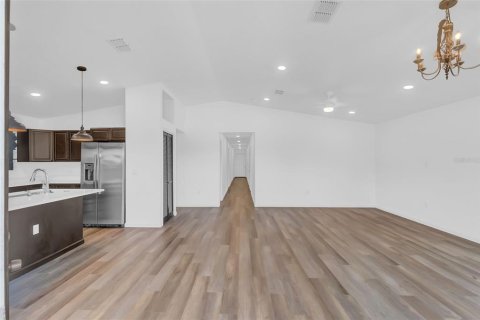 House in Orlando, Florida 4 bedrooms, 172.8 sq.m. № 1749696 - photo 7