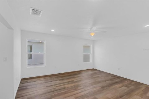 House in Orlando, Florida 4 bedrooms, 172.8 sq.m. № 1749696 - photo 23