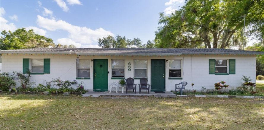 Immobilier commercial à Winter Haven, Floride 11 chambres, 419.73 m2 № 1591638