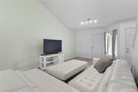 Touwnhouse à vendre à Lakeland, Floride: 2 chambres, 121.33 m2 № 1915718 - photo 12