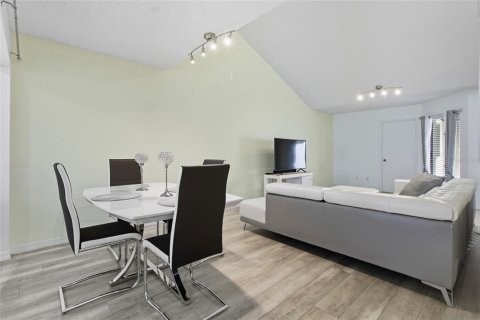 Touwnhouse à vendre à Lakeland, Floride: 2 chambres, 121.33 m2 № 1915718 - photo 14