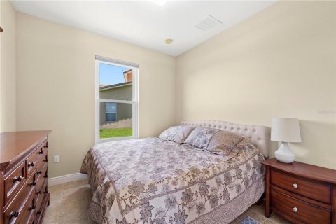 House in Kissimmee, Florida 4 bedrooms, 242.38 sq.m. № 2325247 - photo 30
