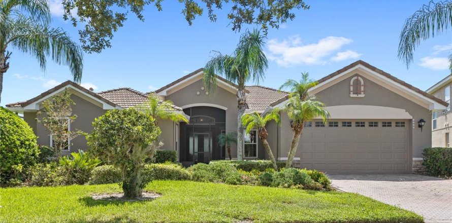 House in Kissimmee, Florida 4 bedrooms, 242.38 sq.m. № 2325247
