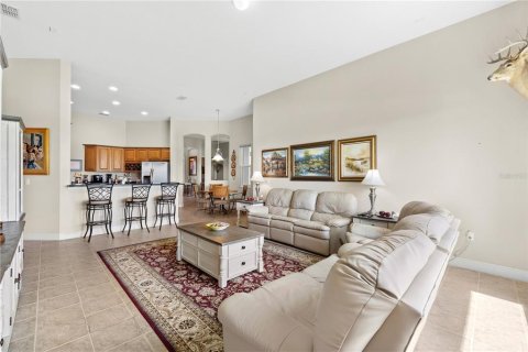 House in Kissimmee, Florida 4 bedrooms, 242.38 sq.m. № 2325247 - photo 25