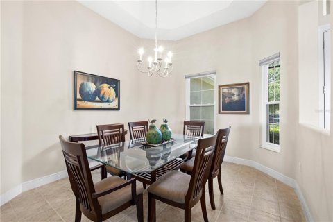 House in Kissimmee, Florida 4 bedrooms, 242.38 sq.m. № 2325247 - photo 12