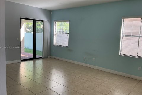 House in Tamarac, Florida 3 bedrooms, 145.02 sq.m. № 1779130 - photo 13