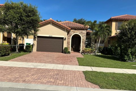 House in Tamarac, Florida 3 bedrooms, 145.02 sq.m. № 1779130 - photo 1