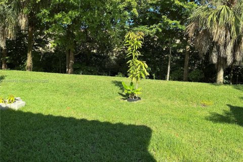 House in Tamarac, Florida 3 bedrooms, 145.02 sq.m. № 1779130 - photo 9