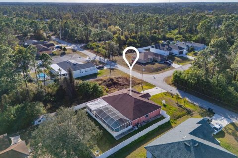 Villa ou maison à vendre à Lehigh Acres, Floride: 4 chambres, 165.64 m2 № 2010855 - photo 7