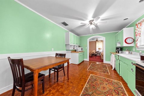 House in Kissimmee, Florida 2 bedrooms, 97.36 sq.m. № 2391447 - photo 6