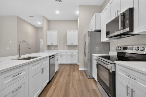 Villa ou maison à vendre à Eustis, Floride: 4 chambres, 215.25 m2 № 2420178 - photo 9
