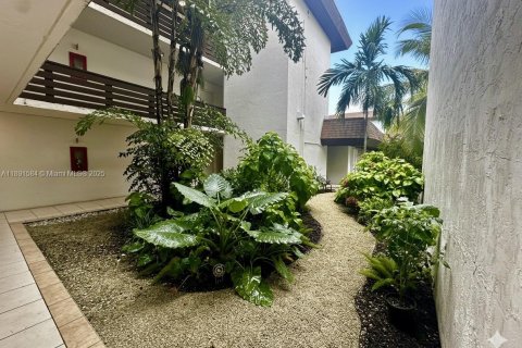 Condo in Miami, Florida, 2 bedrooms  № 1949191 - photo 3