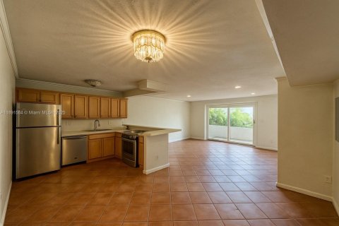 Condo in Miami, Florida, 2 bedrooms  № 1949191 - photo 17