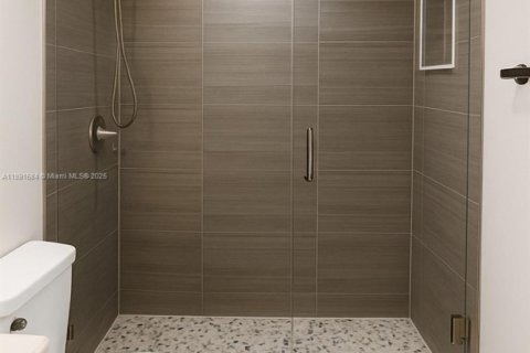 Condo in Miami, Florida, 2 bedrooms  № 1949191 - photo 7
