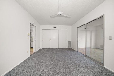 Condo in Clearwater, Florida, 1 bedroom  № 1885606 - photo 12