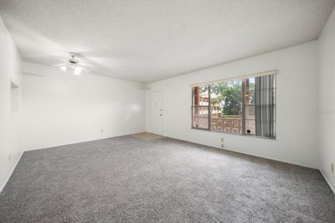 Condo in Clearwater, Florida, 1 bedroom  № 1885606 - photo 8