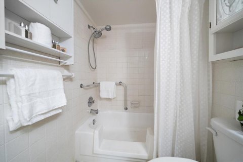 Condo in Clearwater, Florida, 1 bedroom  № 1885606 - photo 25