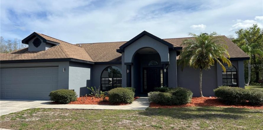 Casa en New Port Richey, Florida 3 dormitorios, 179.3 m2 № 1812463