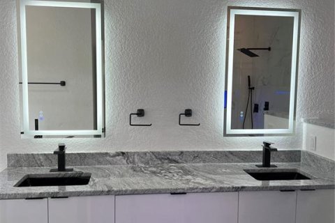 Casa en alquiler en New Port Richey, Florida, 3 dormitorios, 179.3 m2 № 1812463 - foto 8