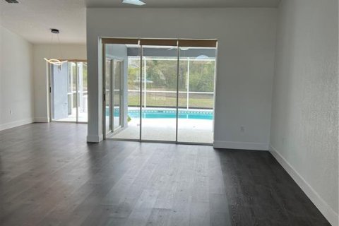 Casa en alquiler en New Port Richey, Florida, 3 dormitorios, 179.3 m2 № 1812463 - foto 2