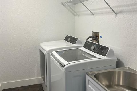 Casa en alquiler en New Port Richey, Florida, 3 dormitorios, 179.3 m2 № 1812463 - foto 14