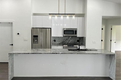 Casa en alquiler en New Port Richey, Florida, 3 dormitorios, 179.3 m2 № 1812463 - foto 3