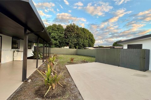 Villa ou maison à vendre à Miami Gardens, Floride: 5 chambres, 94.02 m2 № 1969593 - photo 10