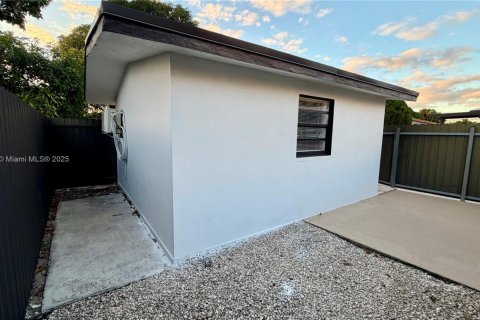 Villa ou maison à vendre à Miami Gardens, Floride: 5 chambres, 94.02 m2 № 1969593 - photo 13