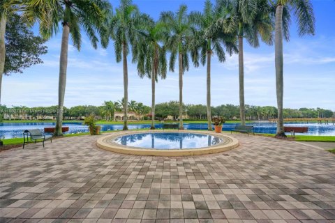 Condo in Miramar, Florida, 1 bedroom  № 1861145 - photo 19