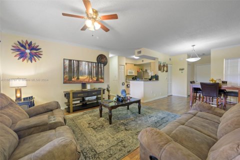 Condo in Miramar, Florida, 1 bedroom  № 1861145 - photo 6