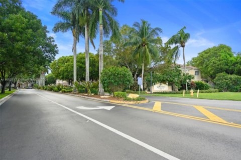 Condo in Miramar, Florida, 1 bedroom  № 1861145 - photo 28