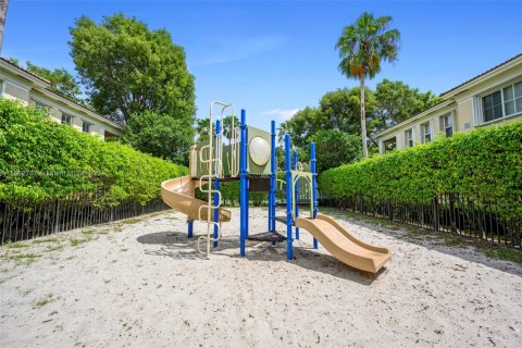 Condo in Miramar, Florida, 1 bedroom  № 1861145 - photo 27