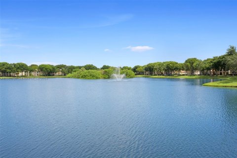 Condo in Miramar, Florida, 1 bedroom  № 1861145 - photo 23