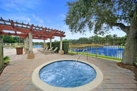 Condo in Miramar, Florida, 1 bedroom  № 1861145 - photo 21