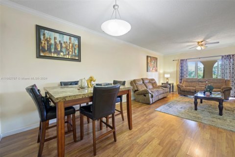 Condo in Miramar, Florida, 1 bedroom  № 1861145 - photo 8