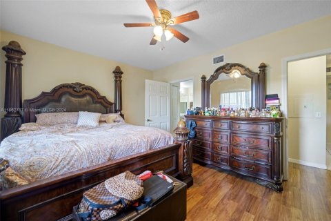 Condo in Miramar, Florida, 1 bedroom  № 1861145 - photo 13