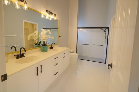 House in Boynton Beach, Florida 2 bedrooms, 136.66 sq.m. № 1950926 - photo 4