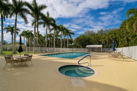 House in Boynton Beach, Florida 2 bedrooms, 136.66 sq.m. № 1950926 - photo 14
