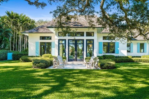 House in Vero Beach, Florida 3 bedrooms, 464.79 sq.m. № 981556 - photo 1