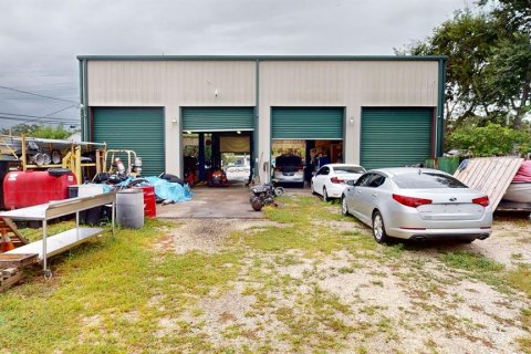 Commercial property in Saint Petersburg, Florida 238.2 sq.m. № 1252841 - photo 2