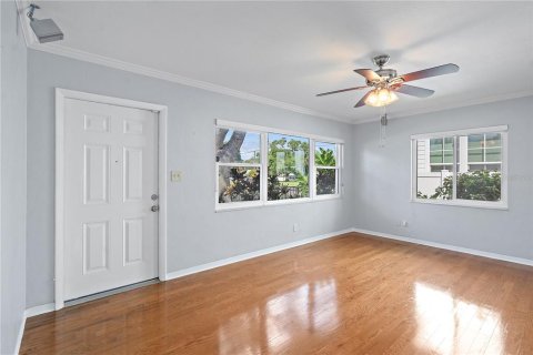 Casa en alquiler en Saint Petersburg, Florida, 2 dormitorios, 123.93 m2 № 1913948 - foto 7