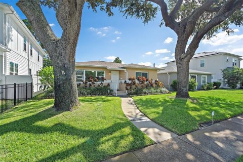 Casa en alquiler en Saint Petersburg, Florida, 2 dormitorios, 123.93 m2 № 1913948 - foto 1