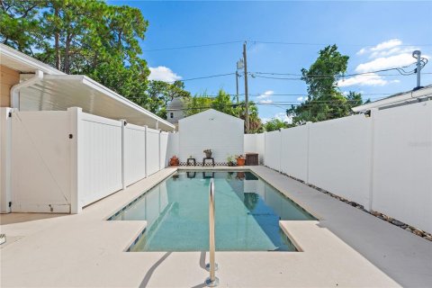 Casa en alquiler en Saint Petersburg, Florida, 2 dormitorios, 123.93 m2 № 1913948 - foto 4