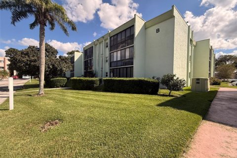 Condo à Lakeland, Floride, 2 chambres № 2420229