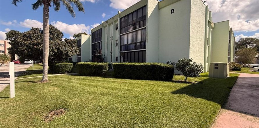 Condo à Lakeland, Floride, 2 chambres № 2420229