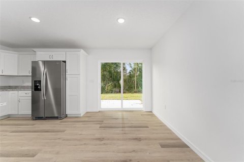 House in Silver Springs Shores, Florida 3 bedrooms, 116.22 sq.m. № 2206415 - photo 25
