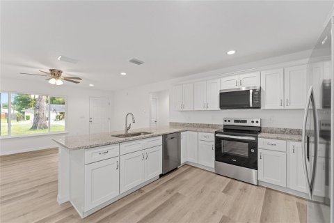 House in Silver Springs Shores, Florida 3 bedrooms, 116.22 sq.m. № 2206415 - photo 22