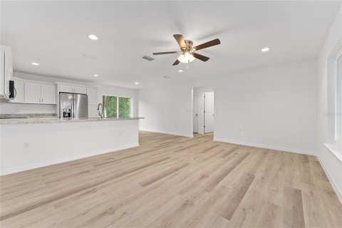 House in Silver Springs Shores, Florida 3 bedrooms, 116.22 sq.m. № 2206415 - photo 16