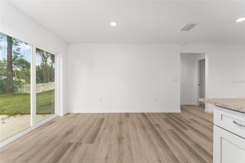 House in Silver Springs Shores, Florida 3 bedrooms, 116.22 sq.m. № 2206415 - photo 24